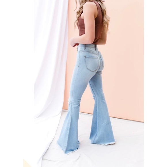 Denim - ⭐️ New with tags 🏷 Hammer Jeans Super Flare